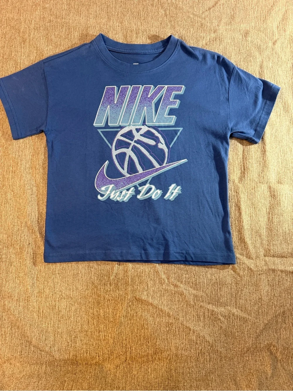 Nike Blue Graphic Basketball Tee with Purple Accents Boys Sz Small